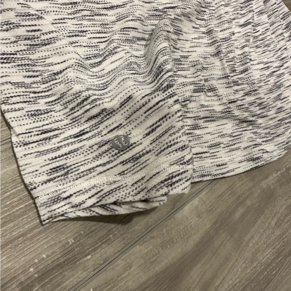 lululemon Raise The Barre Tank Top (Size 4)‎ - Picture 7 of 10